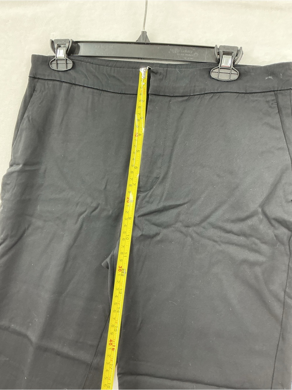 Zara Black Cropped Capris for Women 061 - Picture 4 of 9